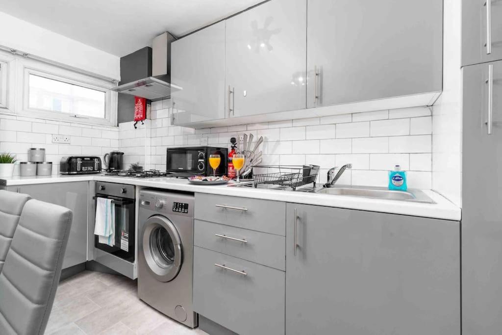 ✪Central✪6Bed✪ Parking✪Pool Table✪Private Patio ✪ Birmingham Eksteriør billede