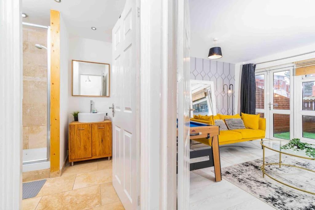 ✪Central✪6Bed✪ Parking✪Pool Table✪Private Patio ✪ Birmingham Eksteriør billede